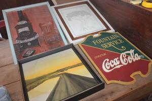 lot 4118 image: Various Sized Home Dcor Pictures