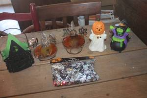 lot 4122 image: Halloween Dcor and More