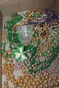 lot 4136 image: Mardi Gras Beads