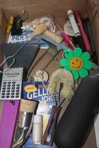 lot 4138 image: Contents of Junk Drawer