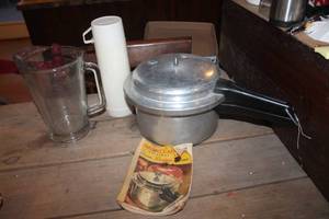 lot 4142 image: Mirro-Matic Pressure Pan and More