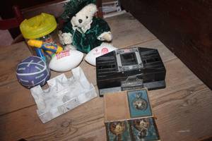 lot 4144 image: Hot Wheels Chalk Holders, Vtg. Cards & More