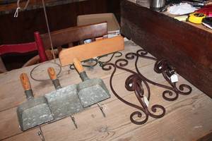 lot 4145 image: Home Dcor, Metal Candle Scones & More