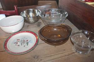 lot 4159 image: Serving Bowls and More