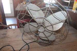 lot 4167 image: Antique Fan untested