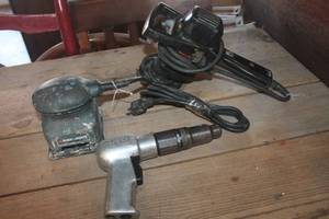 lot 4170 image: Black & Decker Sander, Buffer & More