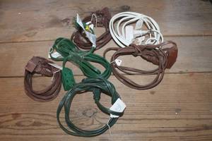 lot 4175 image: Lot of Extension Cords