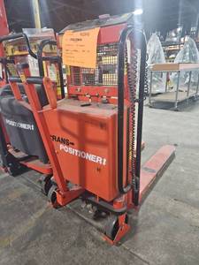 lot 6001 image: Industrial Order Picker Forklift