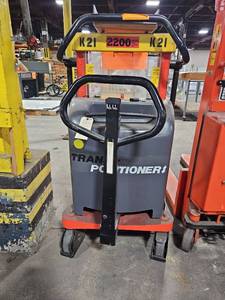 lot 6005 image: Interthor Electric Pallet Stacker Forklift