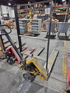 lot 6012 image: 5000 lb Capacity Manual Pallet Jack