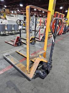 lot 6014 image: Multiton Hydraulic Pallet Truck Industrial Material Handling Equipment
