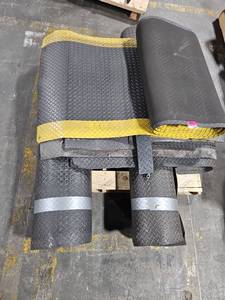 lot 6067 image: Industrial Anti-Fatigue Floor Mats with Yellow Safety Borders