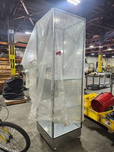 lot 6080 image: Commercial Glass Display Case with Lock