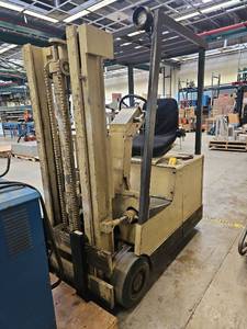 lot 15829 image: Crown Forklift Truck