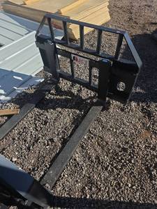 lot 20000 image: Skidsteer forklift forks