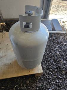 lot 53000 image: 20lb Manchester Propane Tank