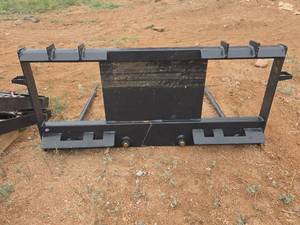 lot 200 image: Skid Steer Bale Spear  HeavyDuty 4Tine Attachment