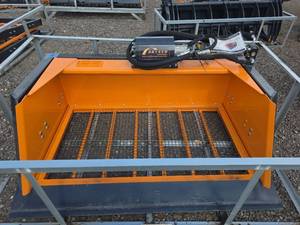 lot 252 image: Arteer Industrial Soil Screening Plant with Hydraulic Components