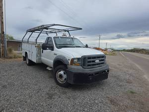 lot 10009 image: Ford F-450 Service Utility Truck