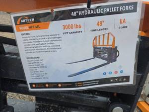 lot 9001 image: Arteer Hydraulic Skid Steer Pallet Forks   Hydraulic Adjustable