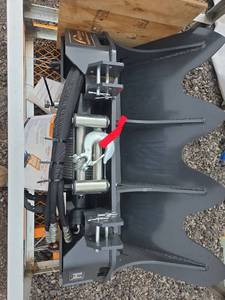 lot 850002 image: ARTEER SS-15000G Skid Steer Hydraulic Winch Attachment  15,000 lb Pull, 80 ft Cable, Heavy Duty