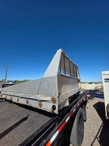 lot 239 image: Hillsboro Aluminum Truck Bed with Headache Rack