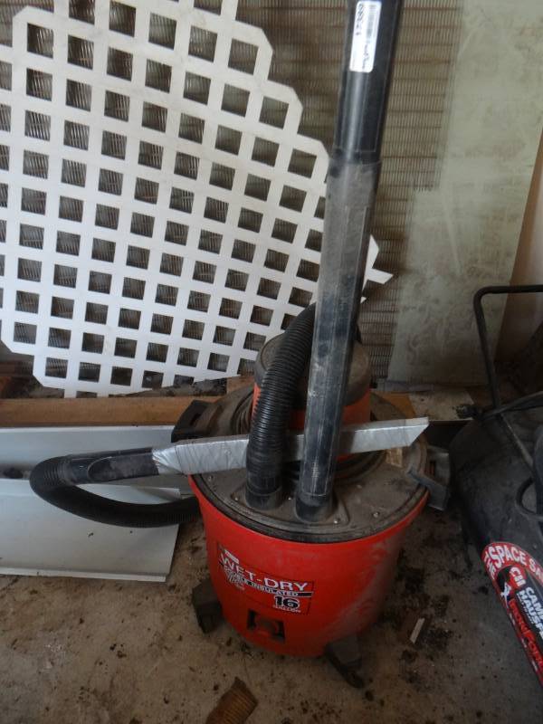 lot 17389 image: Wet-Dry double insulated vac 16 gallon.