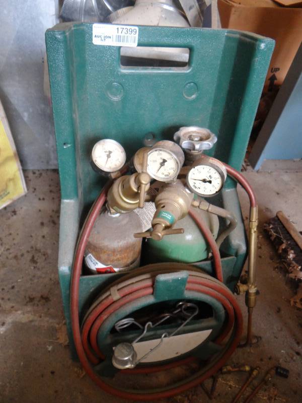 lot 17399 image: Small 2 tank torch kit wknozzle.