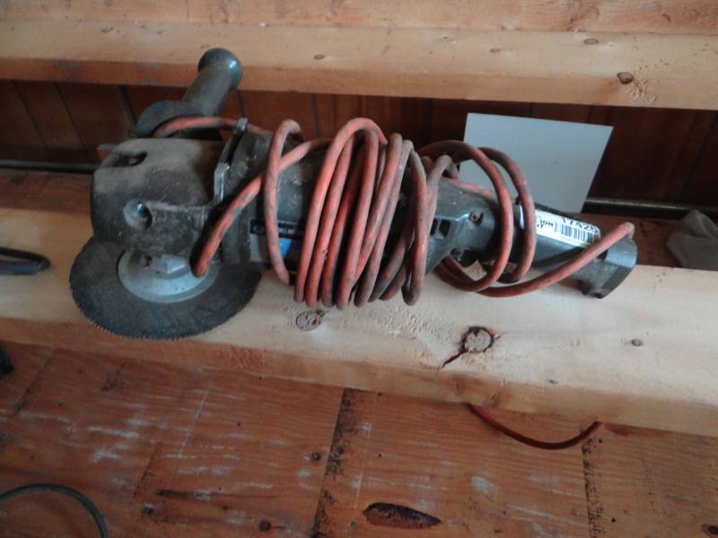 lot 17426 image: Black & Decker angle polisher.