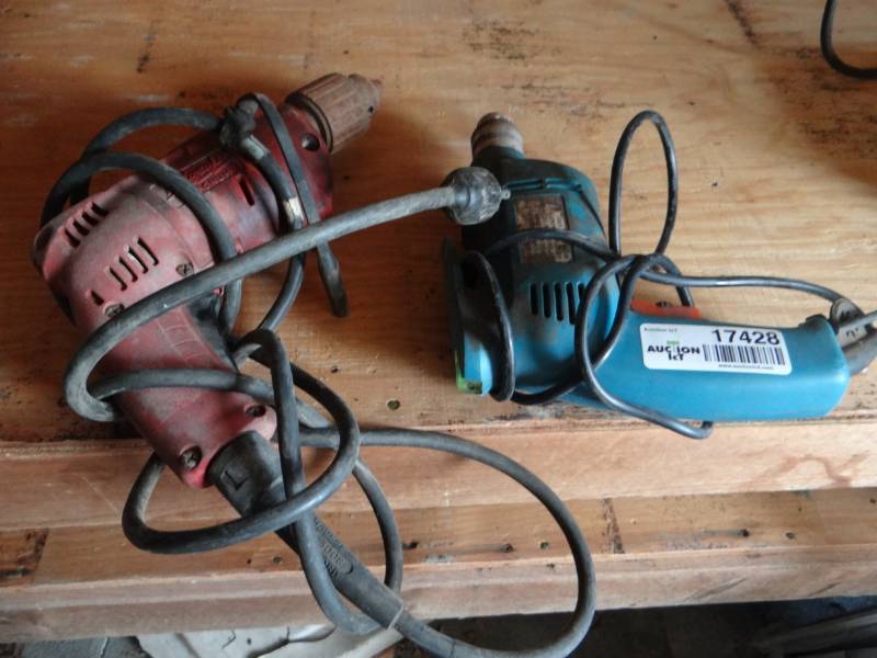 lot 17428 image: 2 drills 1 is King & 1 is Milwaukee.