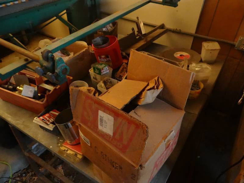 lot 17433 image: Content on table, table not included.