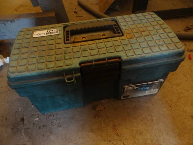 lot 17439 image: Toolbox wtool contents.