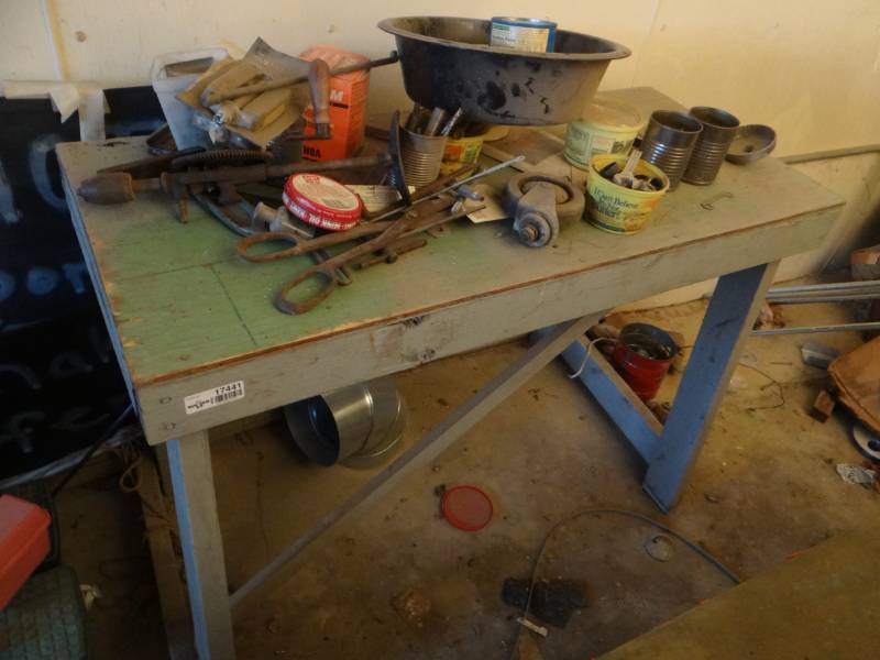 lot 17441 image: Wooden table wcontents.