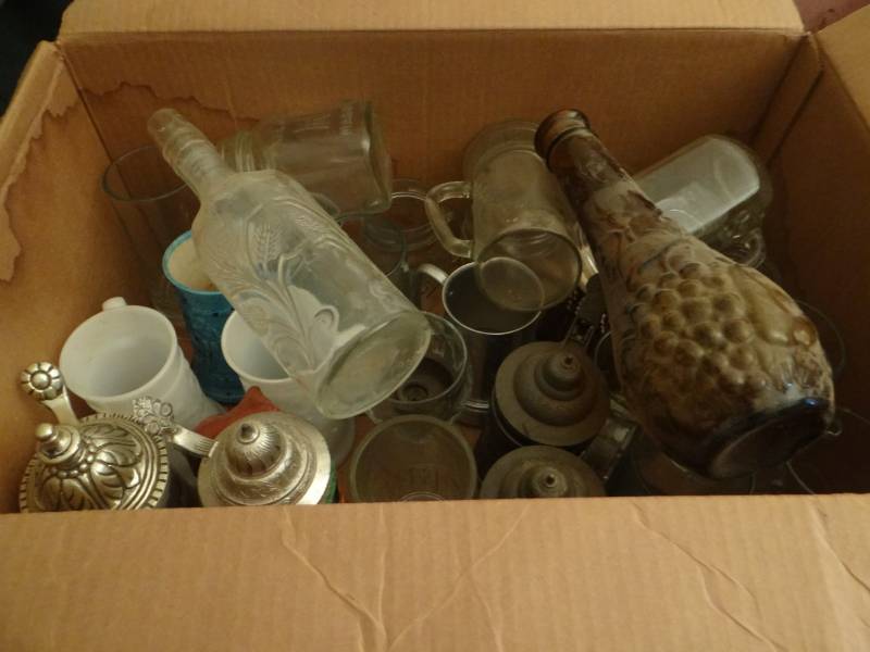 lot 17447 image: Lot of glassware & steins.