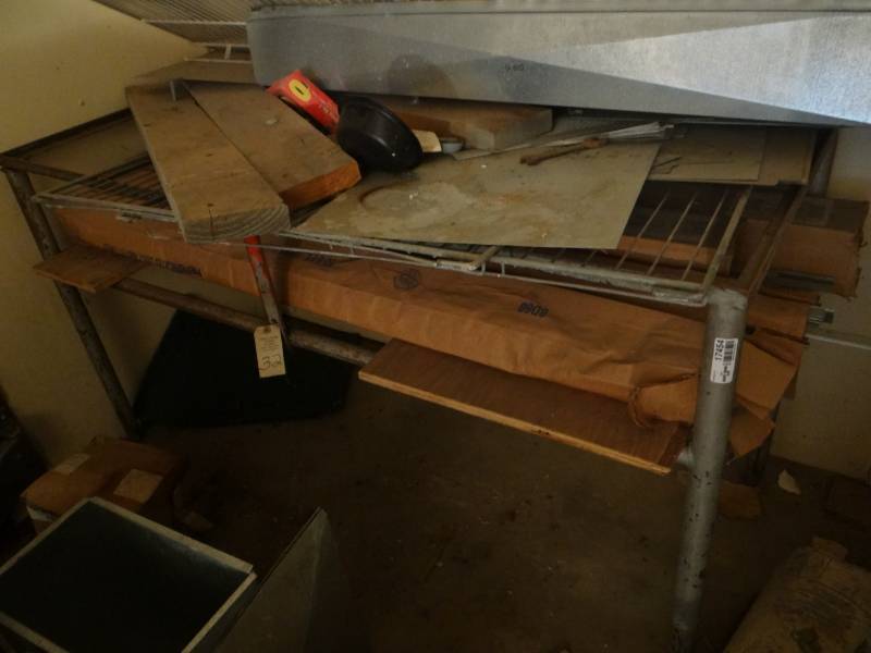 lot 17454 image: Metal rack, contents not included.