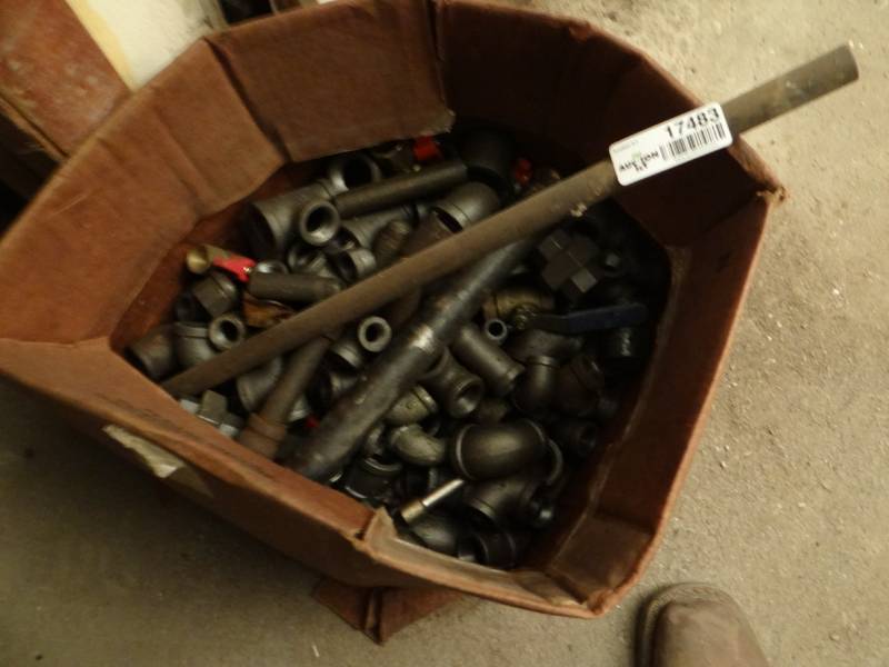 lot 17483 image: Metal pipe fitting & elbows.