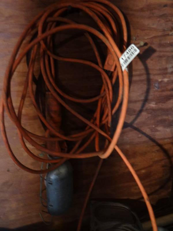 lot 17486 image: Drop light.