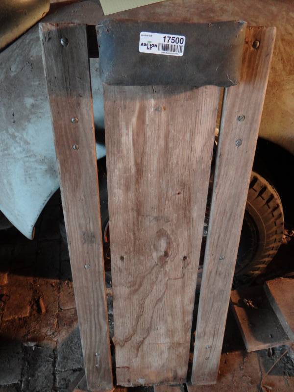 lot 17500 image: Wooden creeper.