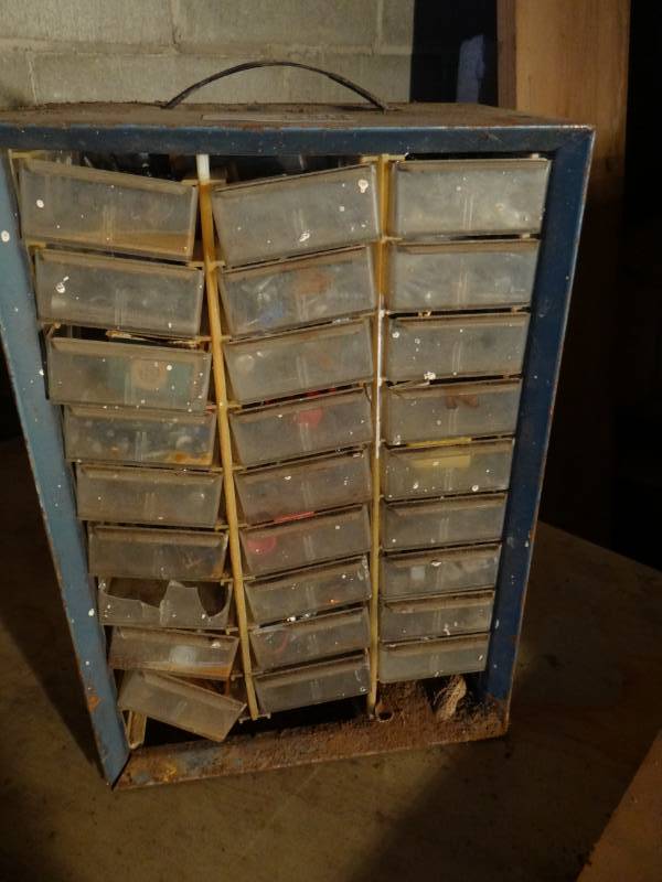 lot 17512 image: Metal part bin wcontents.