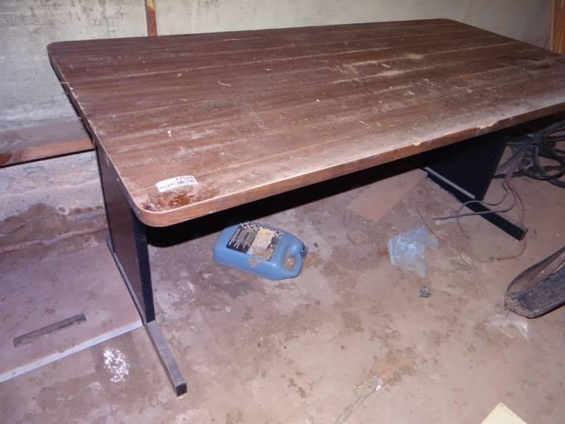 lot 17524 image: Wooden table wmetal base.