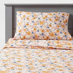 lot 15350 image: Vintage Floral Print Cotton Kids 4-Piece Sheet Set - Pillowfort (Full)