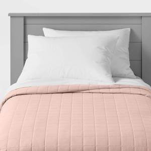 lot 15418 image: Box Stitch Microfiber Kids Quilt Pink - Pillowfort (FullQueen) - Retail $50