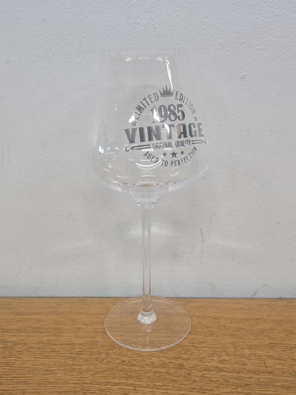 lot 10498 image: Wine Glass for Person Born in 1985