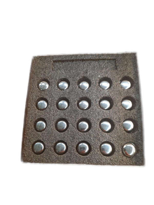 lot 15548 image: White Knight Chrome Bulge Acorn Lug Nut Set 12- 20pcs