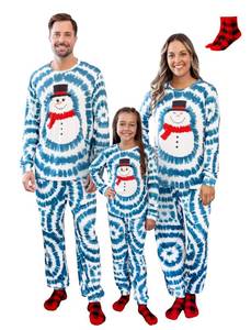 lot 32938 image: Christmas Pajamas -Kids 3-4 Years