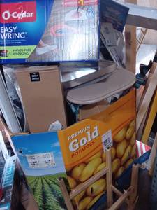 lot 30871 image: Pallet of Broken Products