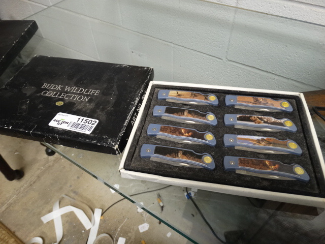 lot 11502 image: BudK wildlife collection 8 knife set in box