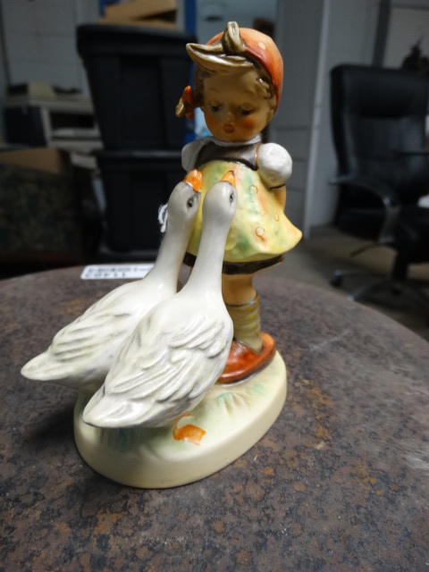 lot 11504 image: Hummel figurine stamped 470- Made in Germany