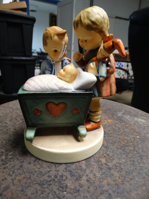 lot 11508 image: Hummel figurine stamped 333- Made in Germany