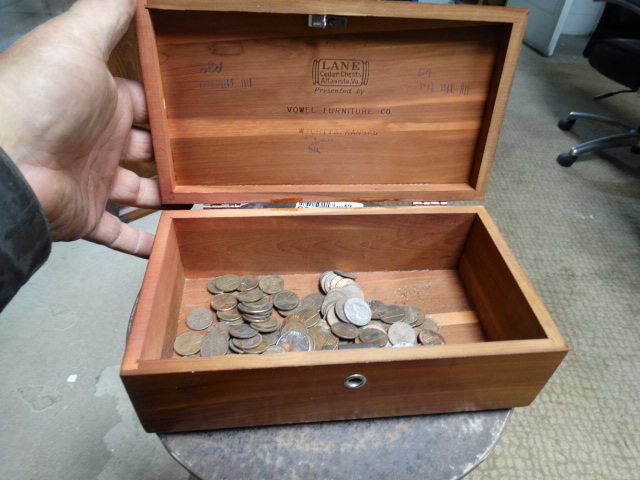 lot 11518 image: Lane jewelry box w various coins